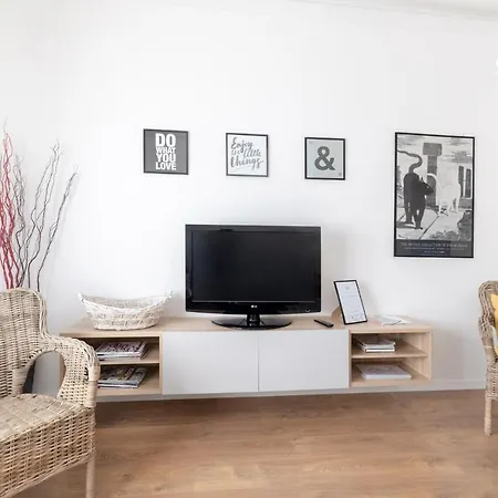 Holiday Cir-013075-cni-00516 Apartment